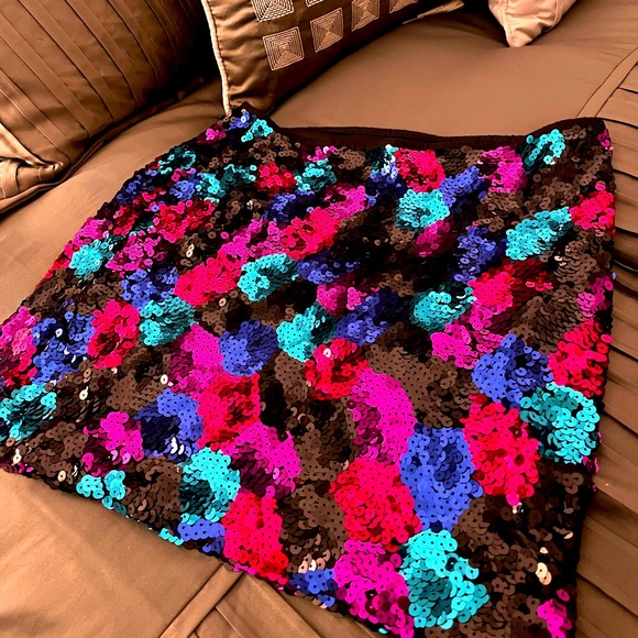 Fully Sequinned Bodycon Skirt - Picture 2 of 2